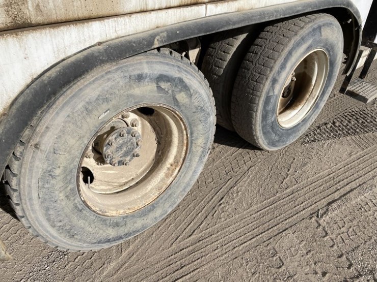 2008-international-7500-t/a-fuel-&-lube-truck-image-10