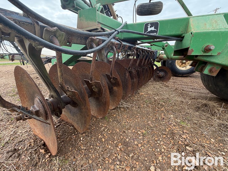 john-deere-630-image-19