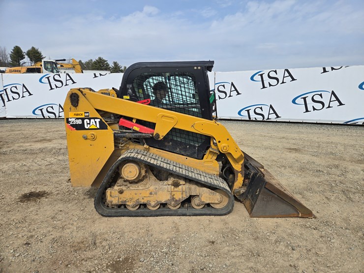 2017-caterpillar-239d-image-6