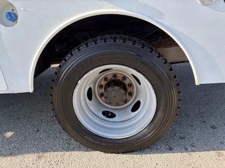 2011-ford-f550-xlt-image-5