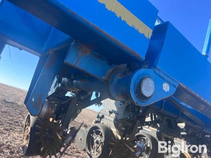 2005-kinze-3600-image-17