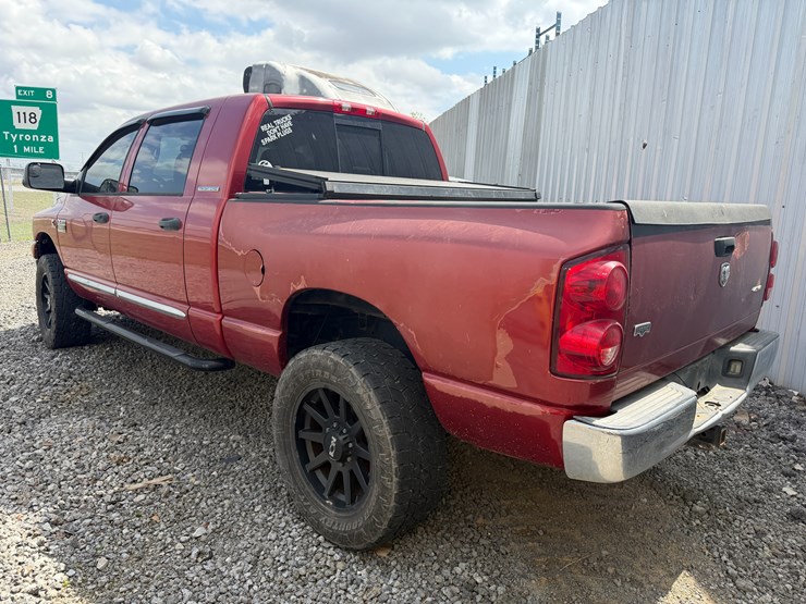 2008-dodge-2500-image-4