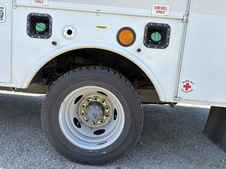 2015-ford-f550-xlt-image-5