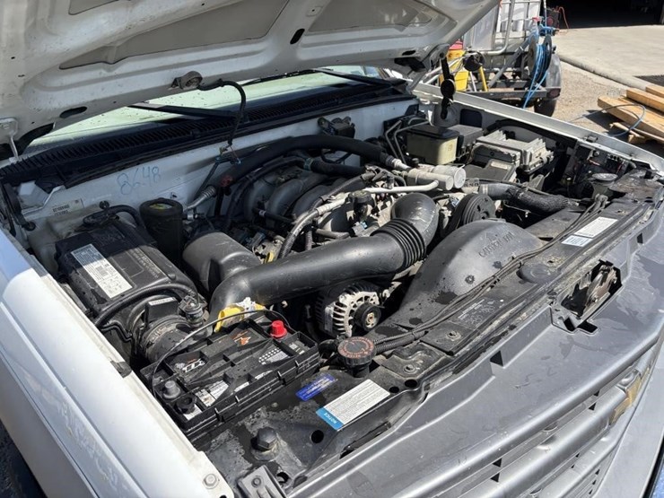 2002-chevrolet-3500hd-image-7