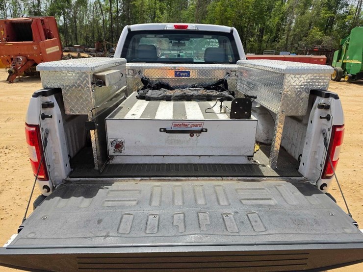 2019-ford-f150-xl-image-7