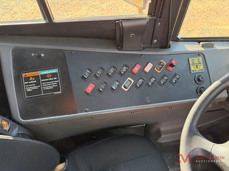 2008-thomas-saf-t-liner-c2-image-16