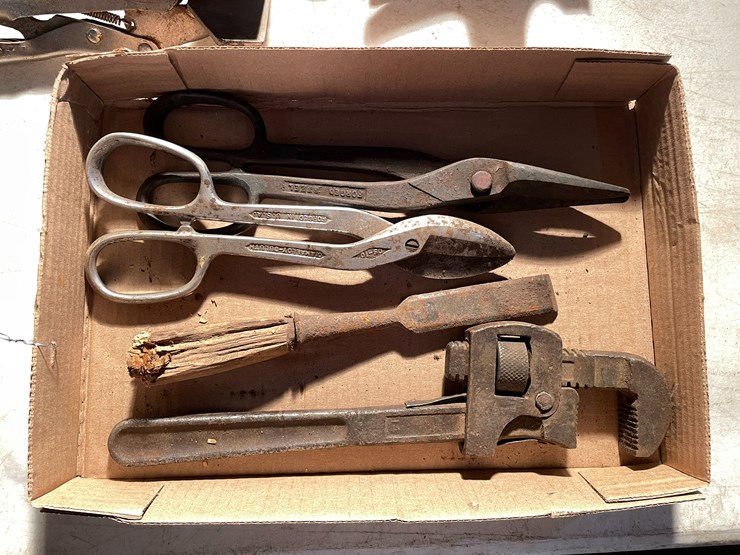 #2509-•-welding-clamps-and-vintage-tools-image-4