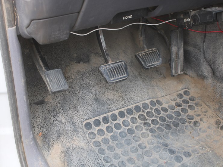 1999-dodge-3500-image-32