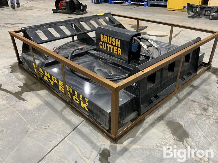 2025-massey-ferguson-730-image-7