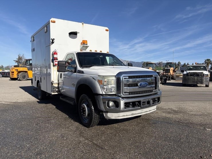 2012-ford-f550-image-2