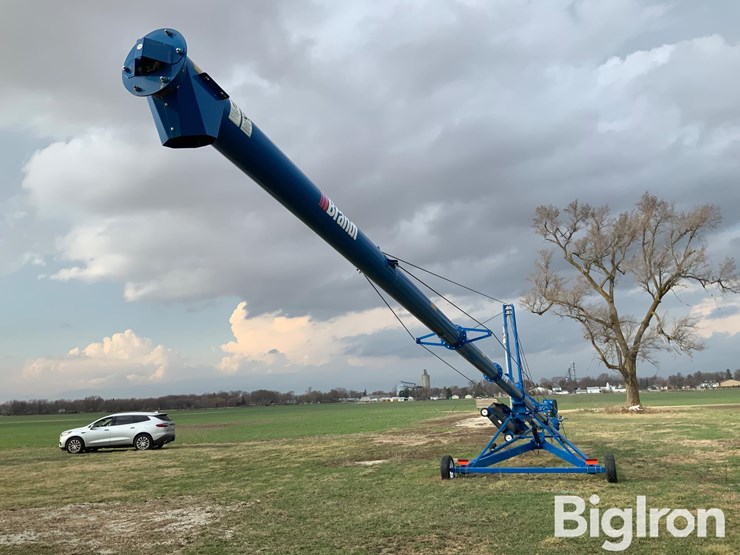 brandt-1070-hp-10"x70'-swing-away-auger-image-6