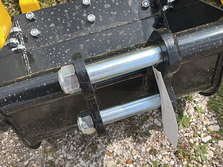 mini-excavator-bucket-15”-image-3