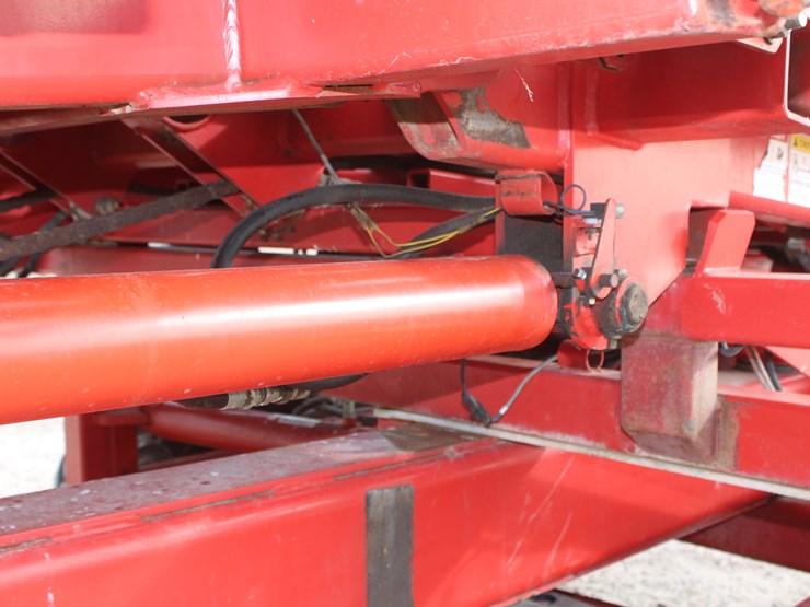 #1064-•-2009-morris-mfg-pro-ag-auto-align-bale-runner-16k-image-28