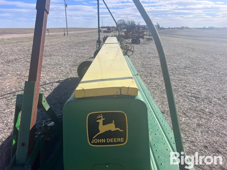 john-deere-520-image-11