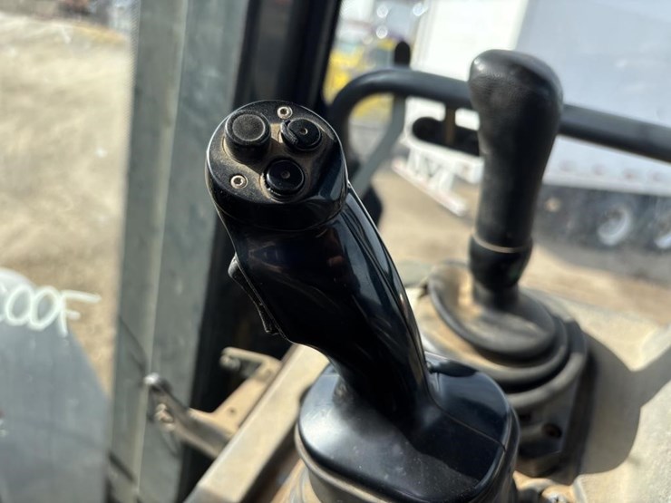 2008-deere-624j-image-35