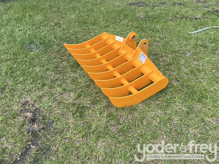 2026-caterpillar-305-image-2