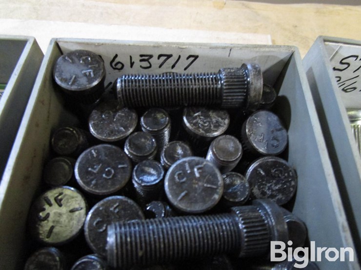 large-assortment-of-wheel-studs,-lug-bolts,-lug-nuts,-and-washers-image-18
