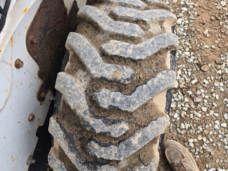 2017-bobcat-s570-image-57