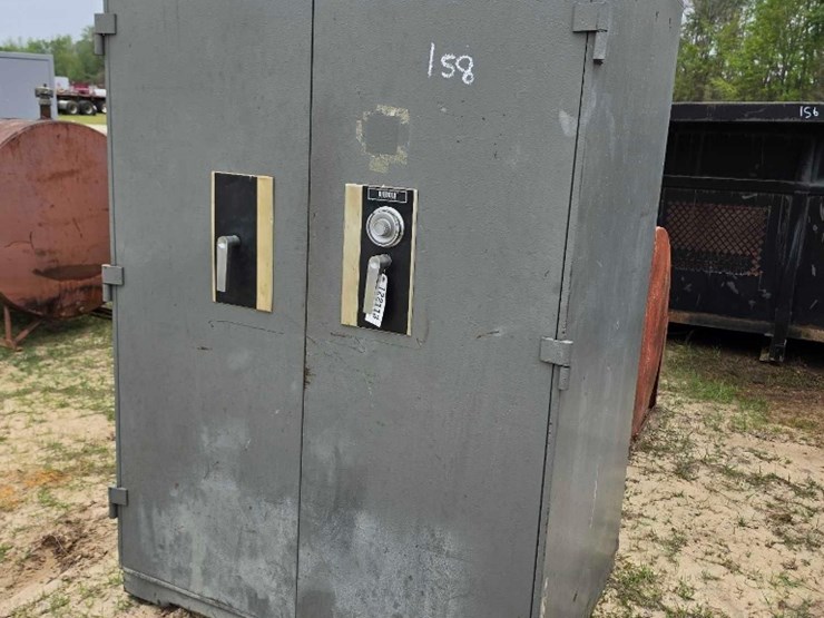 --diebold-safe-image-1