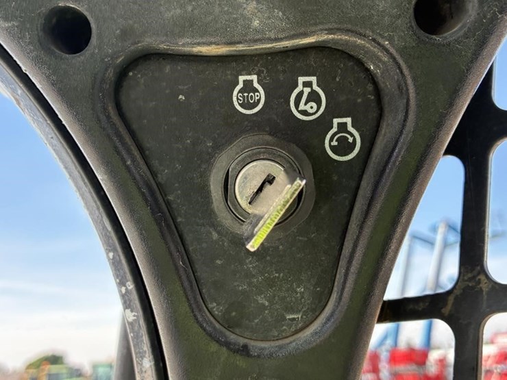 2018-bobcat-s570-image-14