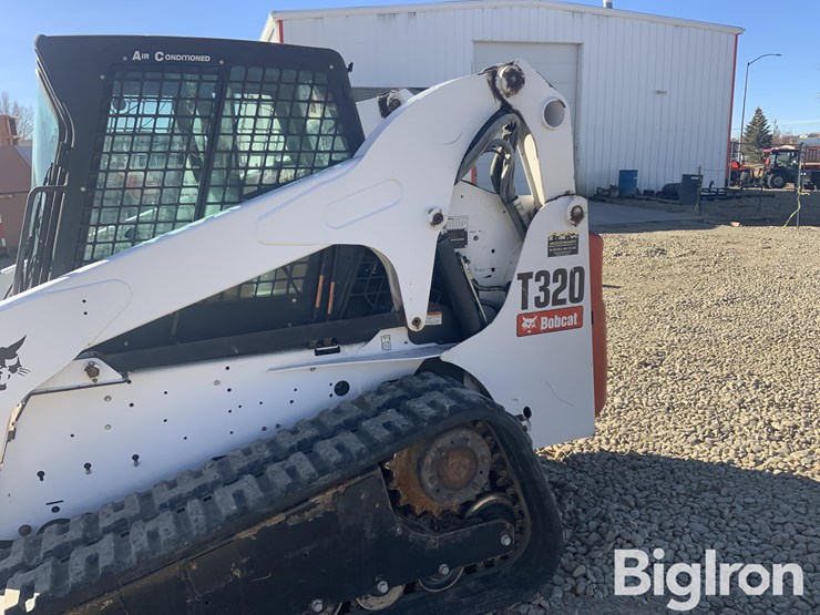 2008-bobcat-t320-image-9