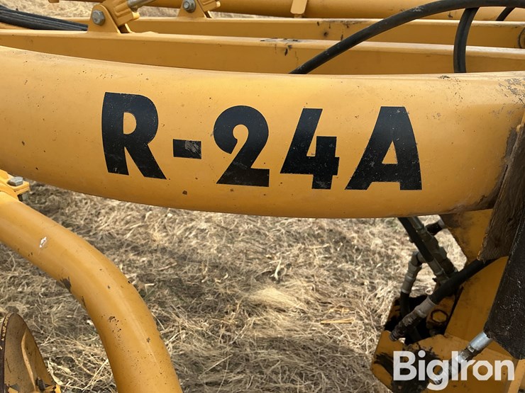 2001-vermeer-r24a-image-17