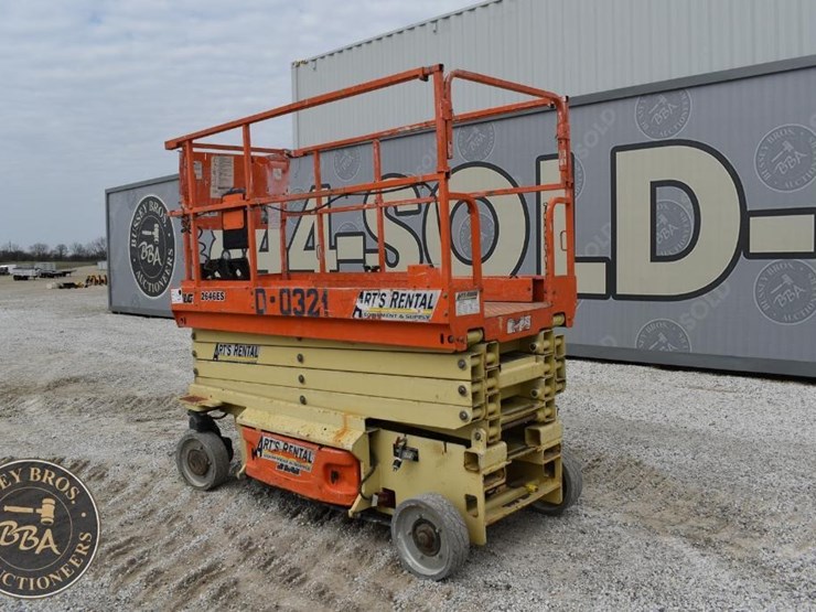 2015-jlg-2646es-image-3