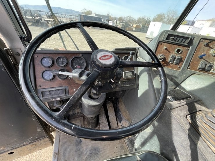 1997-peterbilt-320-image-36