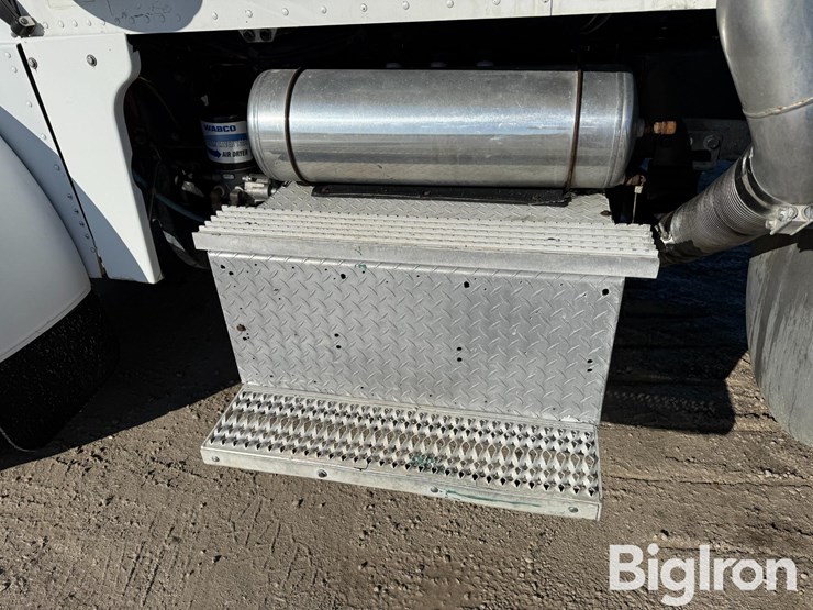 1997-peterbilt-378-image-15