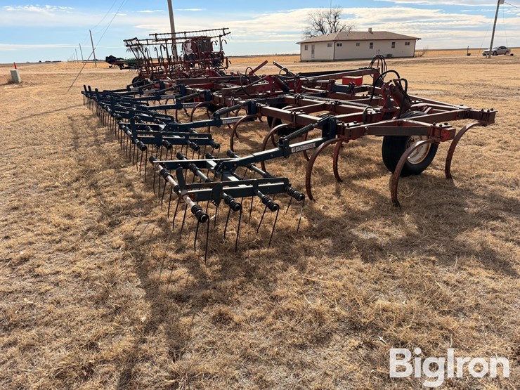 massey-ferguson-128-image-5