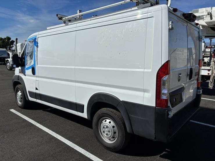 2021-utility-van-image-4