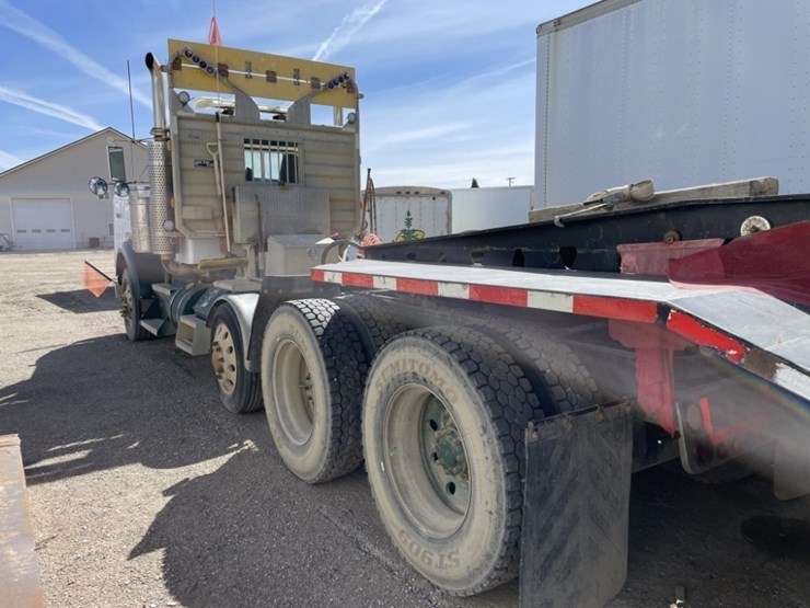 2007-kenworth-w900b-image-4