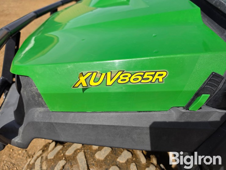 2021-john-deere-gator-image-17