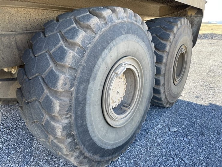 2013-caterpillar-740b-image-10