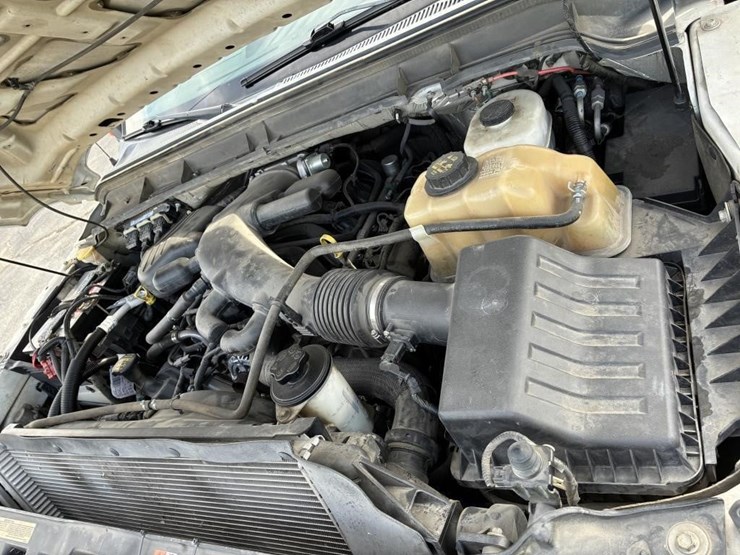 2011-ford-f550-image-6