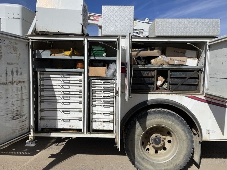 2007-kenworth-t300-image-16