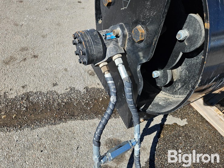 2025-massey-ferguson-730-image-13