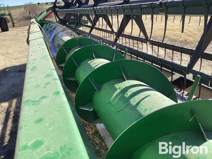 2017-john-deere-625f-image-17