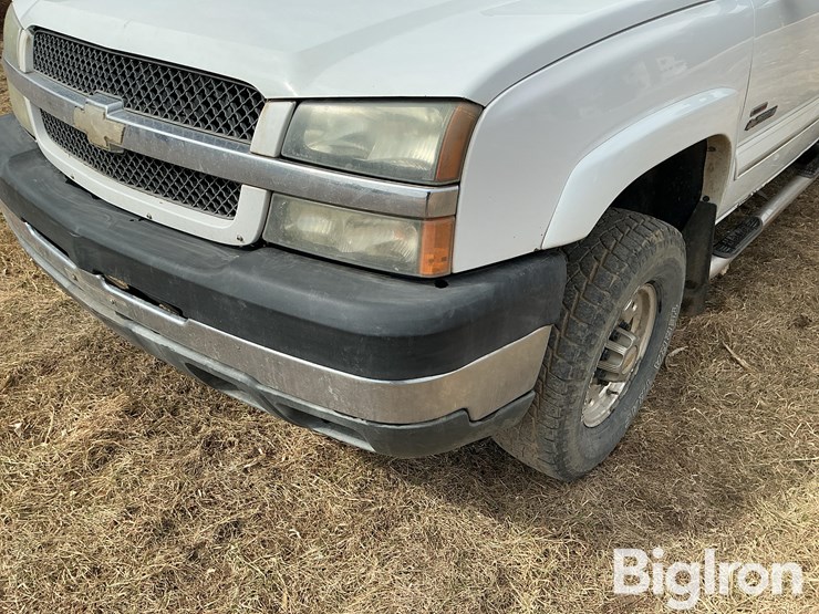 2004-chevrolet-silverado-2500-image-9