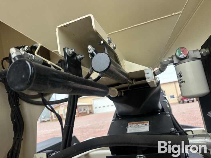 2021-meridian-375rt-image-15