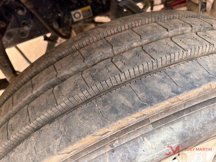 peterbiltpb337-service-truck-image-6