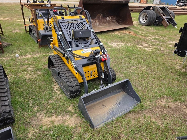 --absolute---new---stand-on-mini-skid-image-4