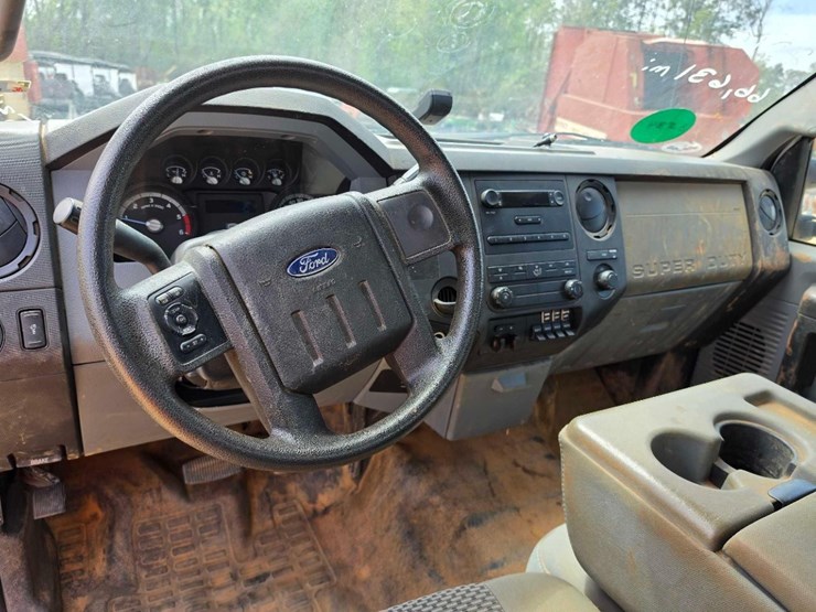 2015-ford-f550-image-13