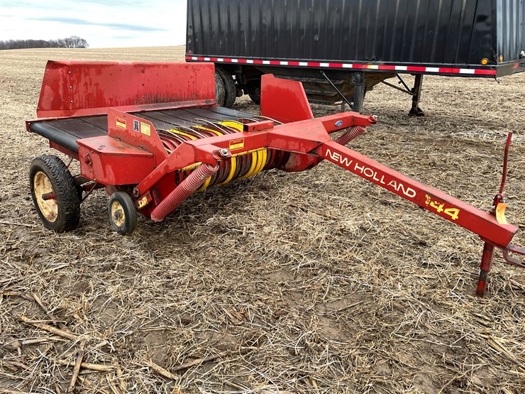 new-holland-144-image-4