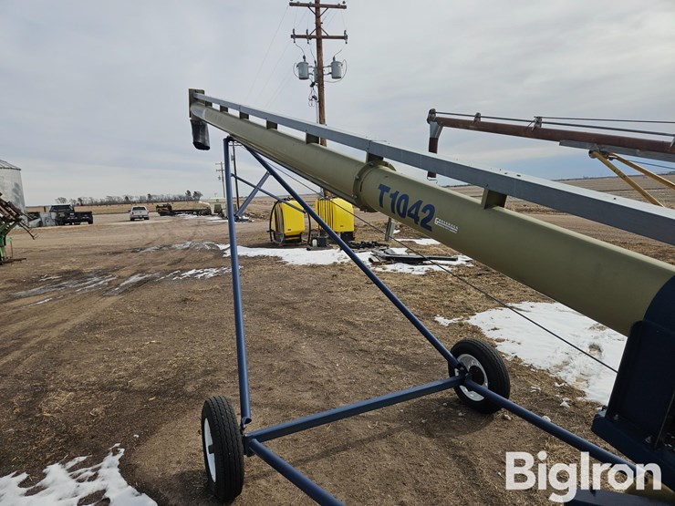 2014-harvest-international-t1042-image-16