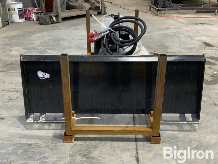 2025-massey-ferguson-730-image-6