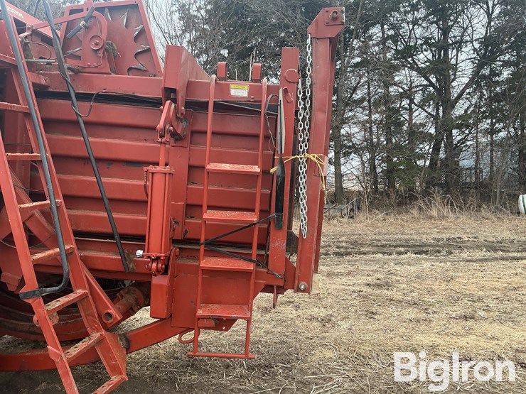 hesston-4910-image-13