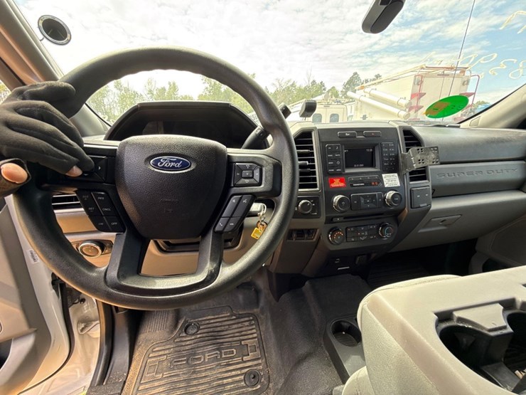 2017-ford-f250-xl-image-12