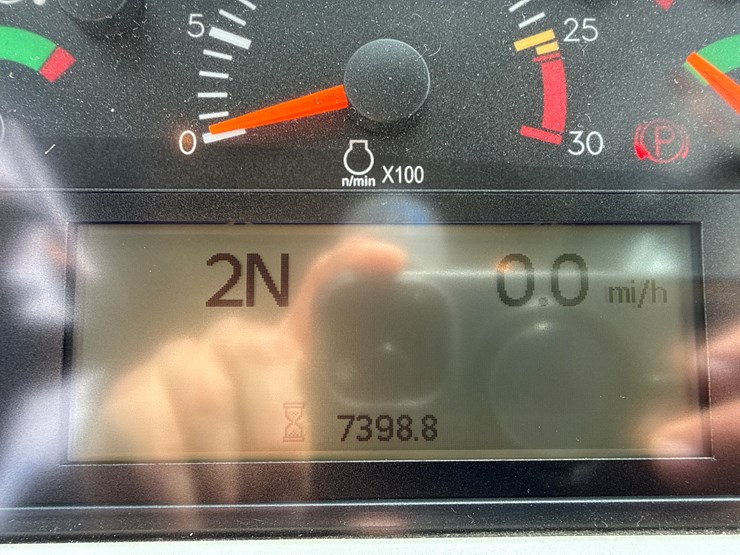 caterpillar-972-image-36