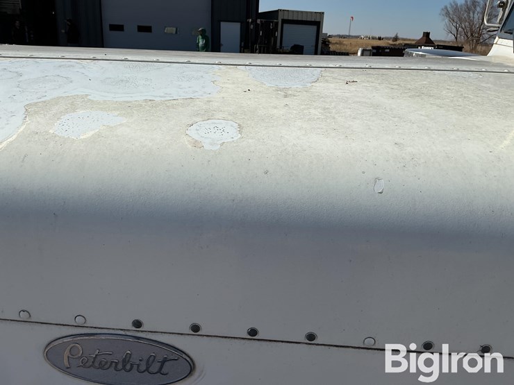 2000-peterbilt-379-image-17